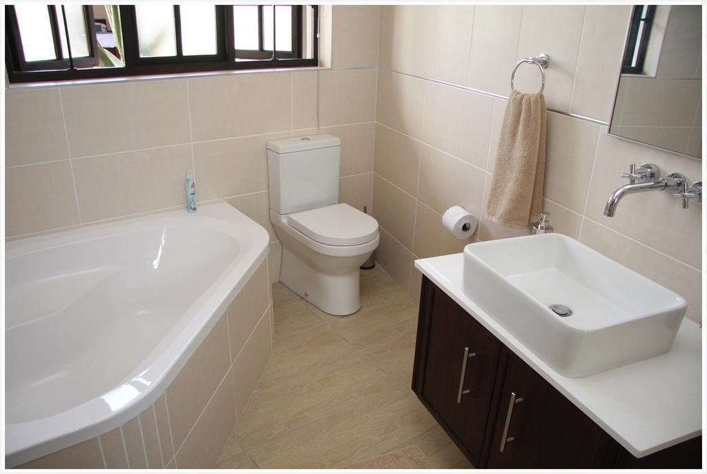 Be At Home Guesthouse Клерксдорп Номер фото