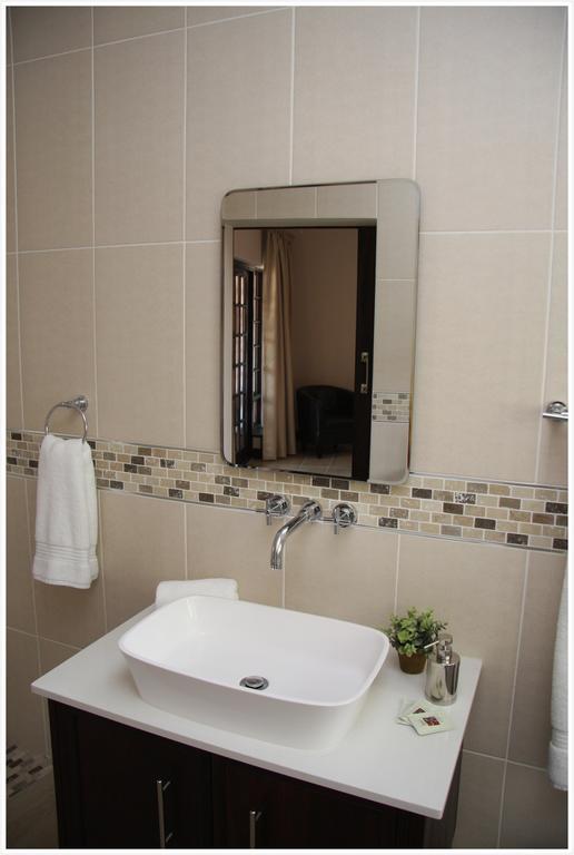 Be At Home Guesthouse Клерксдорп Номер фото