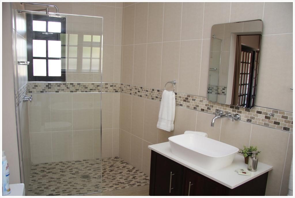Be At Home Guesthouse Клерксдорп Номер фото