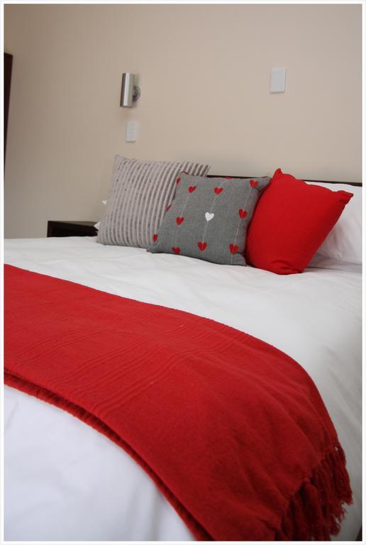 Be At Home Guesthouse Клерксдорп Номер фото