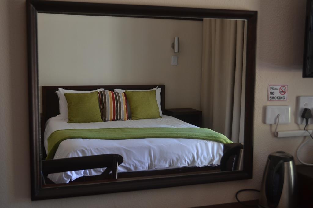 Be At Home Guesthouse Клерксдорп Экстерьер фото